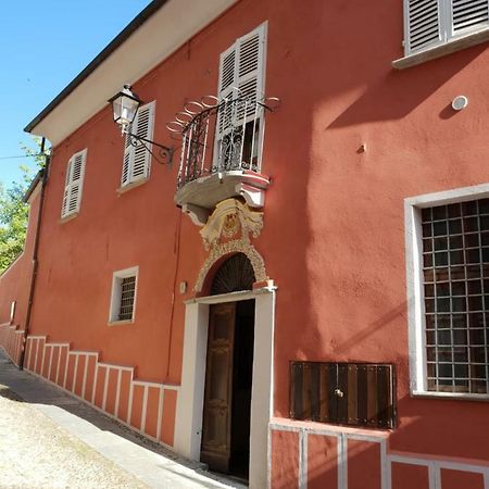 La Rocca Di Efisio Aparthotel คอสติจลิโอเล ดิอาสติ ภายนอก รูปภาพ