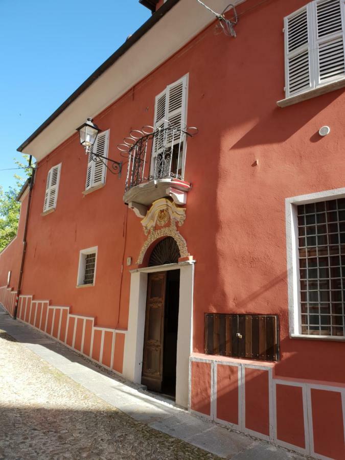 La Rocca Di Efisio Aparthotel คอสติจลิโอเล ดิอาสติ ภายนอก รูปภาพ