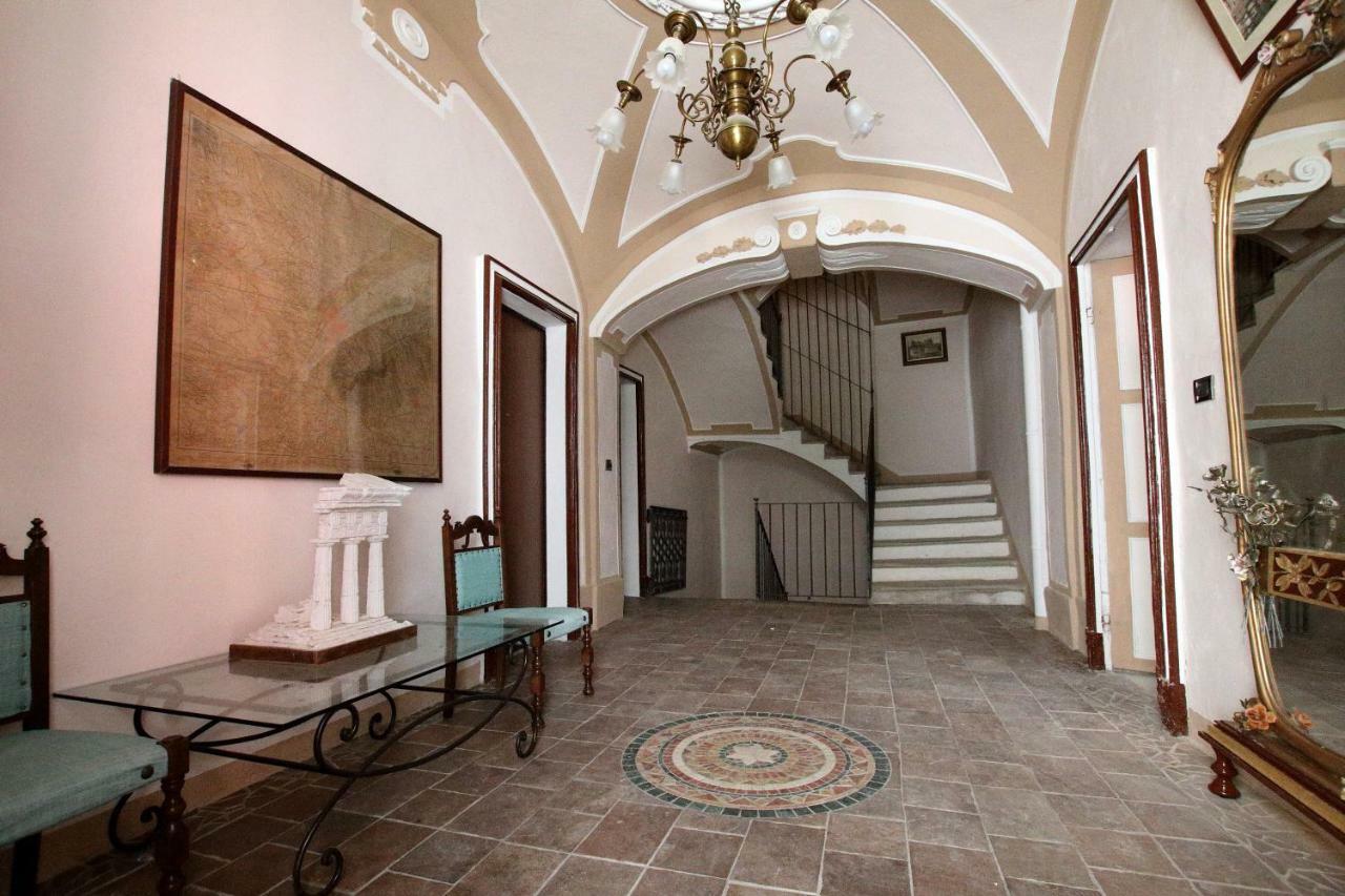 La Rocca Di Efisio Aparthotel คอสติจลิโอเล ดิอาสติ ภายนอก รูปภาพ