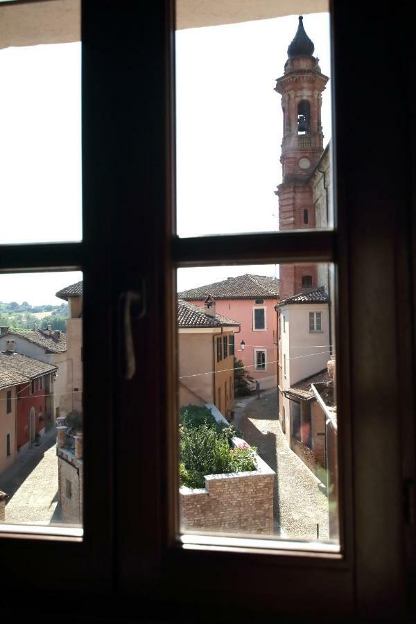 La Rocca Di Efisio Aparthotel คอสติจลิโอเล ดิอาสติ ภายนอก รูปภาพ