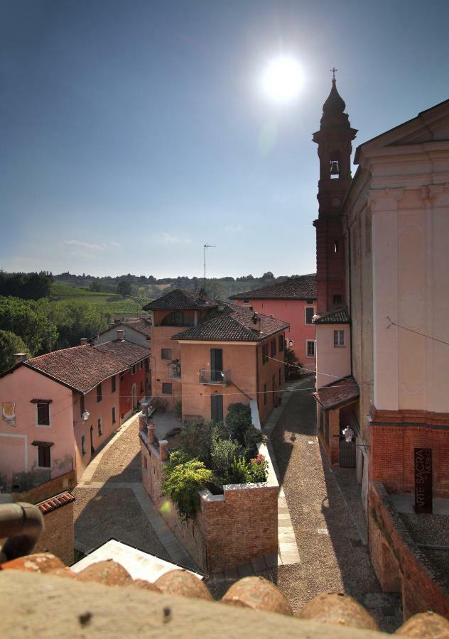 La Rocca Di Efisio Aparthotel คอสติจลิโอเล ดิอาสติ ภายนอก รูปภาพ