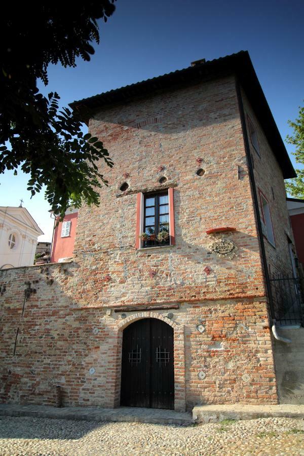 La Rocca Di Efisio Aparthotel คอสติจลิโอเล ดิอาสติ ภายนอก รูปภาพ