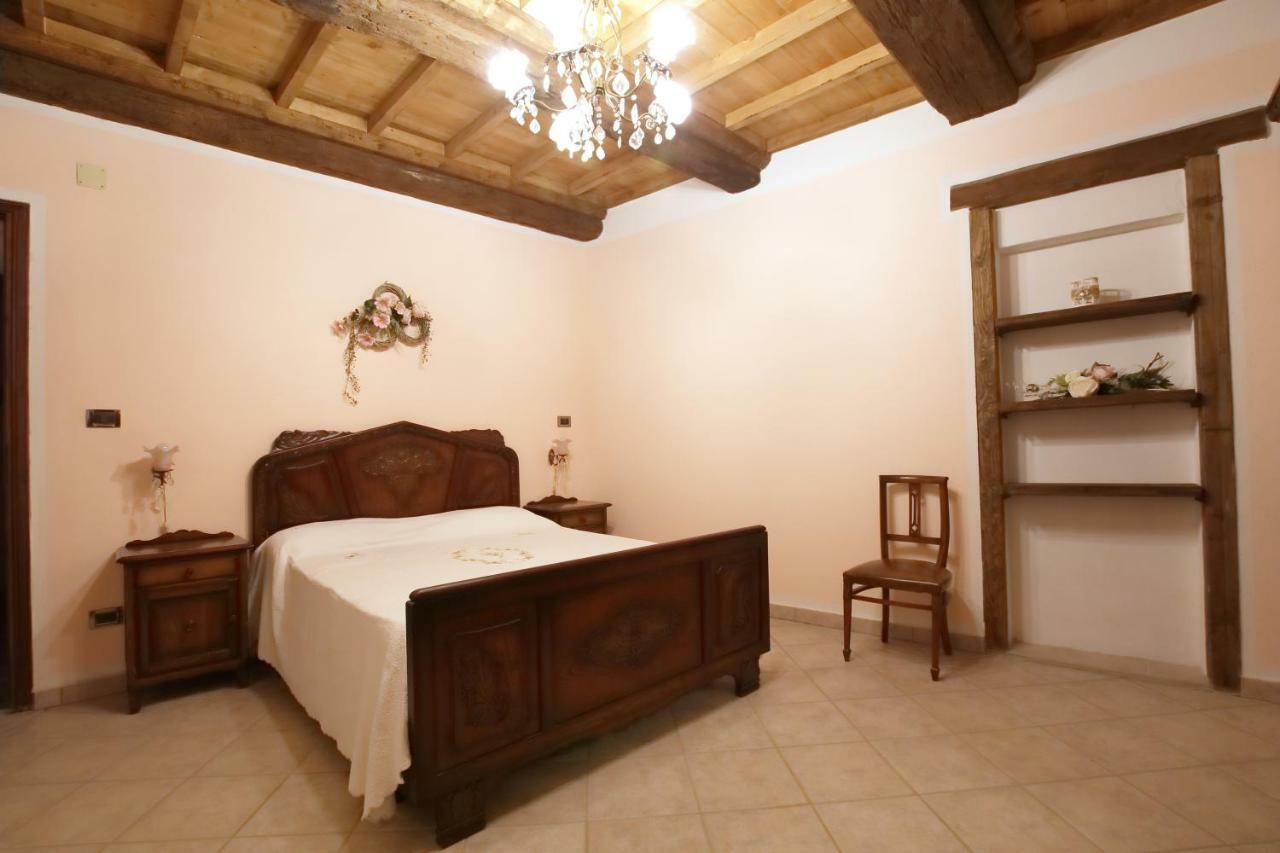 La Rocca Di Efisio Aparthotel คอสติจลิโอเล ดิอาสติ ภายนอก รูปภาพ
