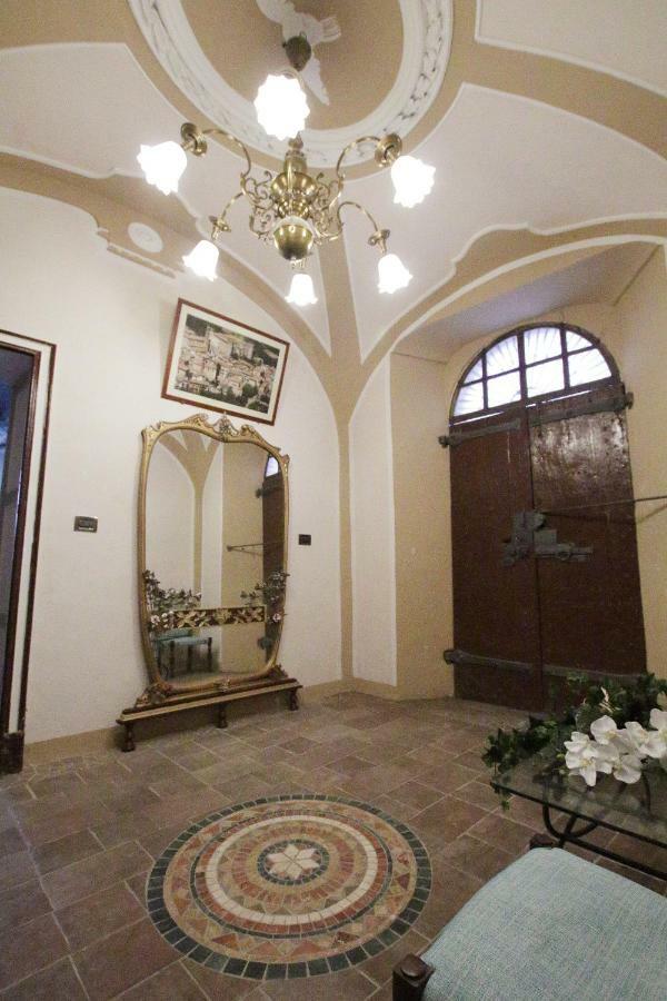 La Rocca Di Efisio Aparthotel คอสติจลิโอเล ดิอาสติ ภายนอก รูปภาพ